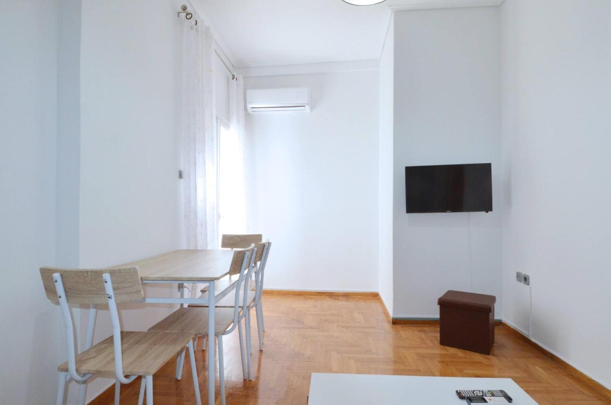 A Cozy Minimal Apartment At Koukaki, Dimitrako... Atene Esterno foto